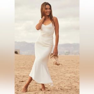 NWT Lulus strictly romance white satin asymmetrical tiered midi dress